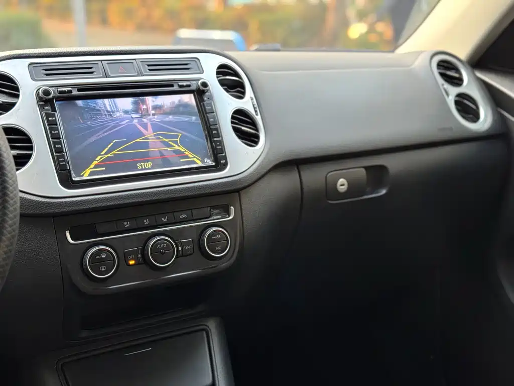 Volkswagen Volkswagen Tiguan 2015 1.8TSI Automatic 2WD Comfort Edition 2016 - thumbnail 13