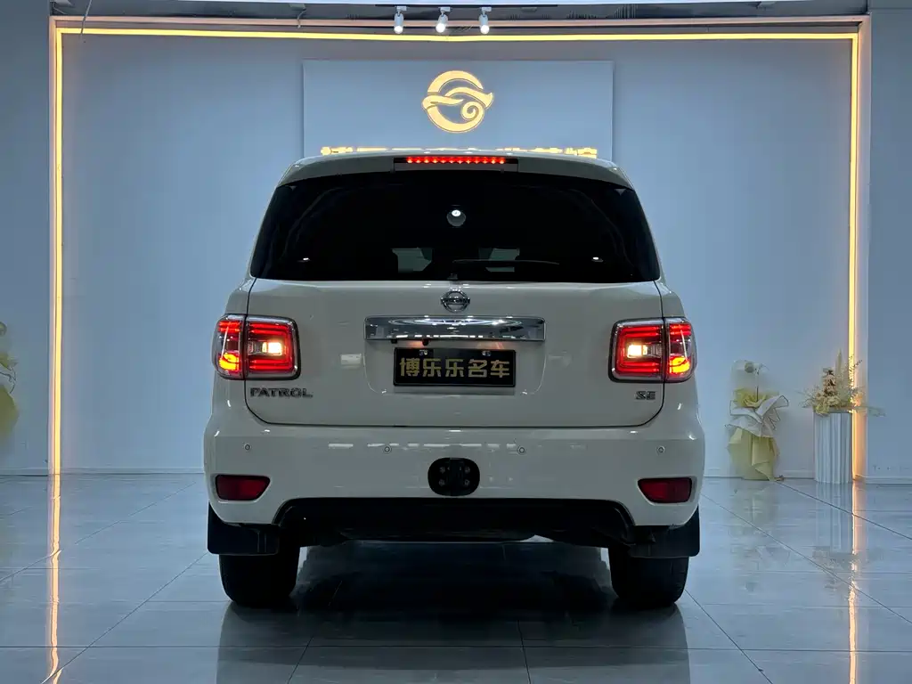 Nissan Nissan Patrol Y62 2018 4.0L Middle East Version 2020 - thumbnail 4