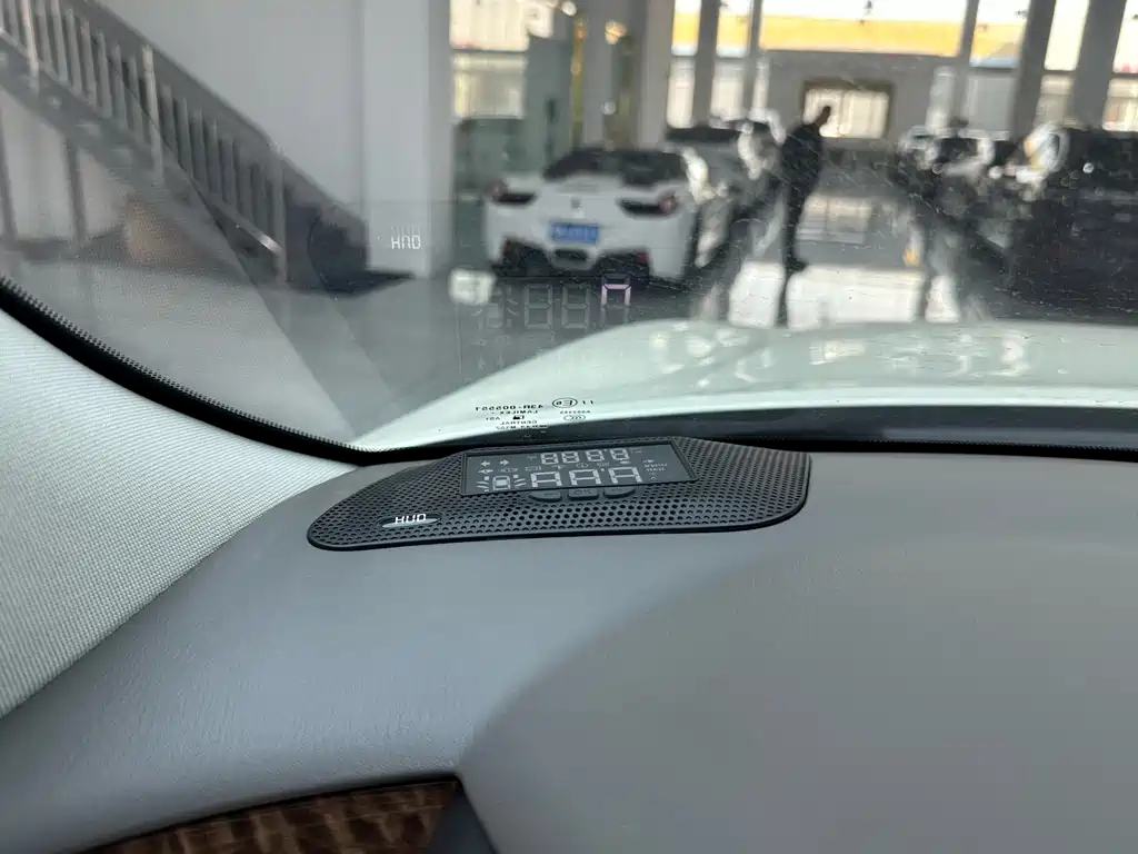 Nissan Nissan Patrol Y62 2018 4.0L Middle East Version 2020 - thumbnail 11