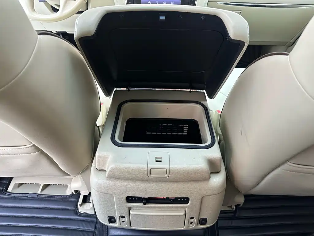 Nissan Nissan Patrol Y62 2018 4.0L Middle East Version 2020 - thumbnail 16