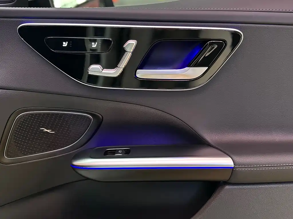 Mercedes-Benz Mercedes-Benz C-Class 2025 C 260 L Sport Edition 2025 - thumbnail 8