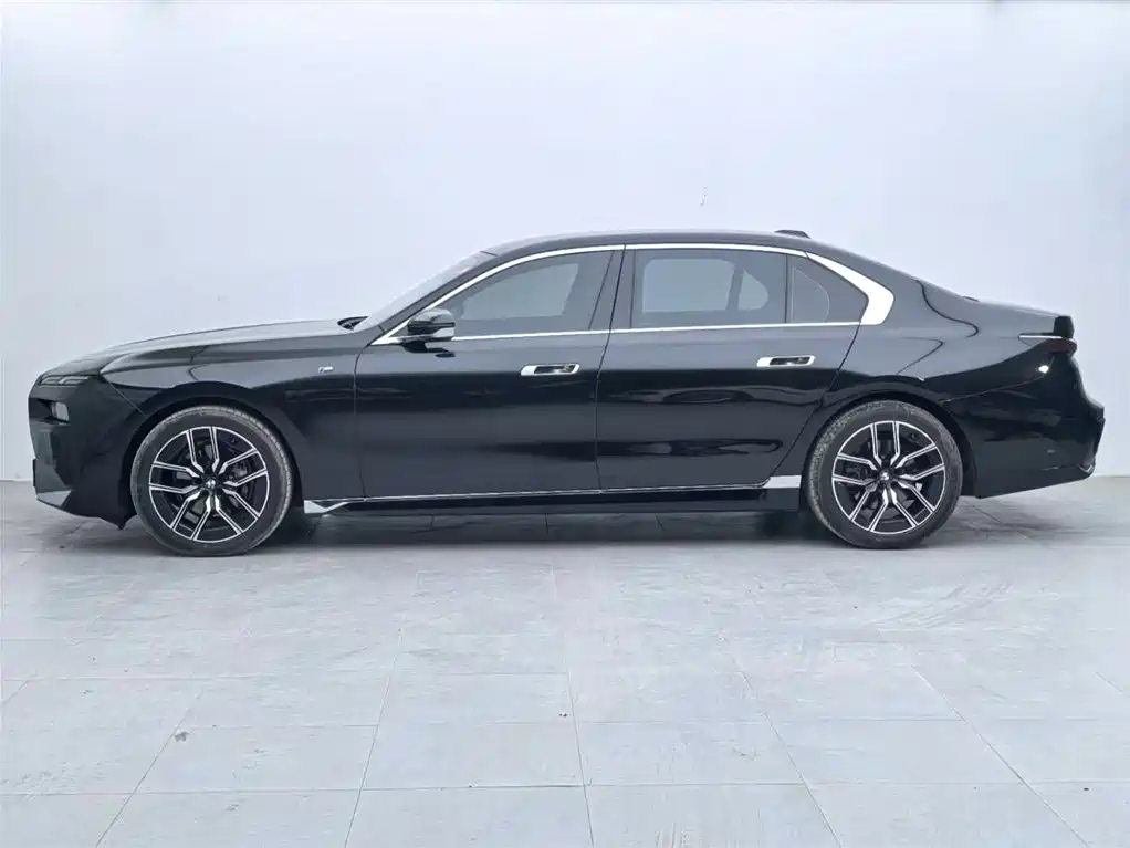 BMW BMW 7 Series 2023 735Li M Sport Package 2024 - thumbnail 3