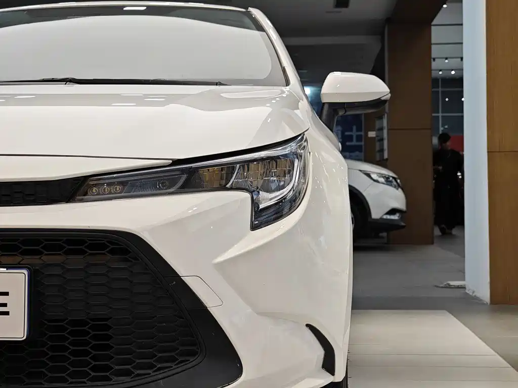 Toyota Toyota Corolla 2021 TNGA 1.5L CVT Advanced Edition 2023 - thumbnail 2