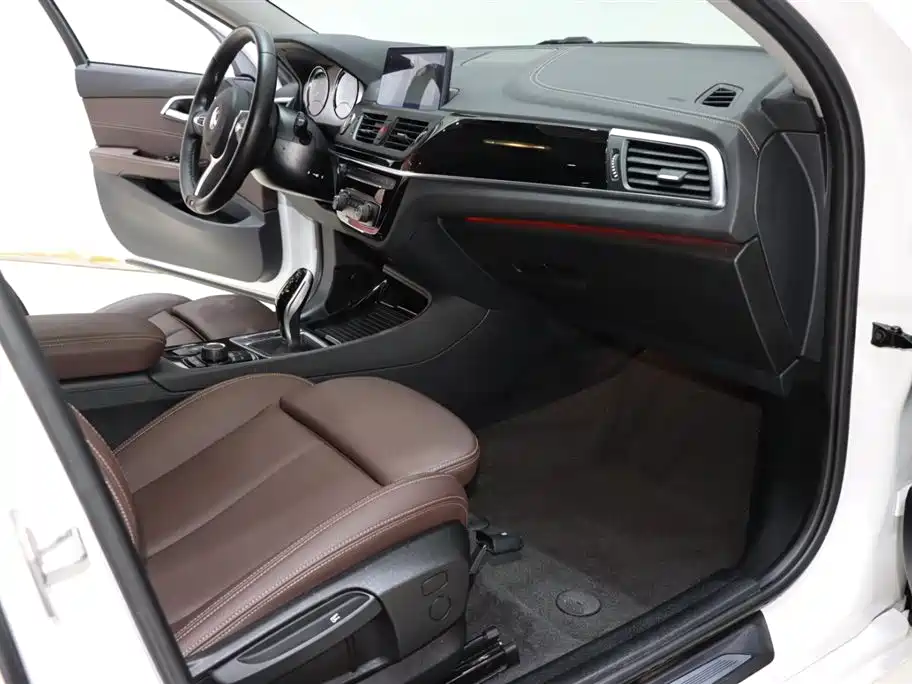 BMW BMW 1 Series 2020 120i M Sport Package 2020 - thumbnail 8
