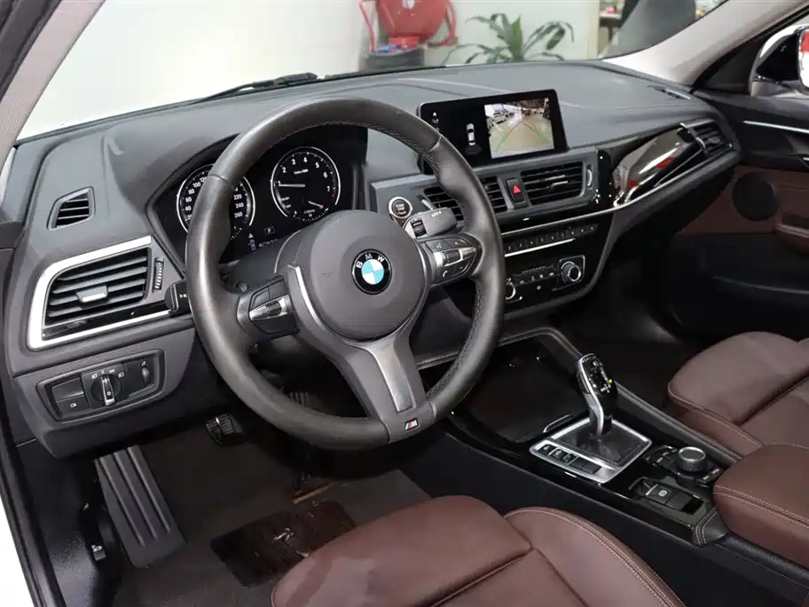 BMW BMW 1 Series 2020 120i M Sport Package 2020 - thumbnail 10