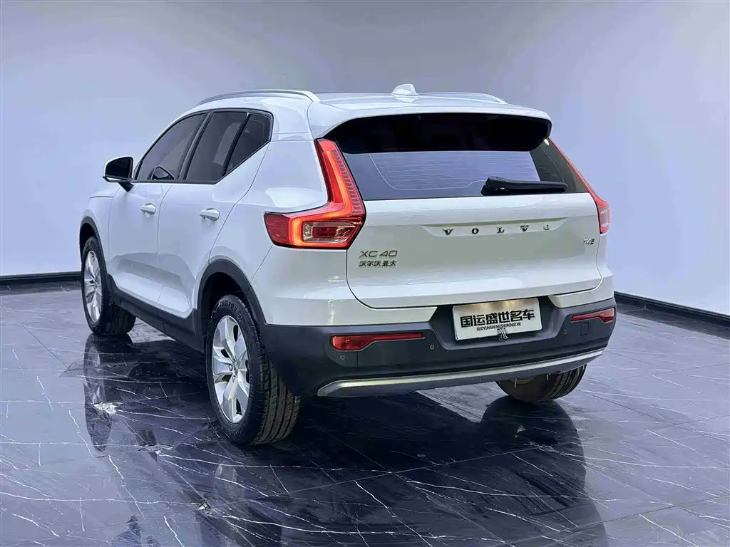 Volvo Volvo XC40 2022 T4 AWD Momentum 2022 - thumbnail 6