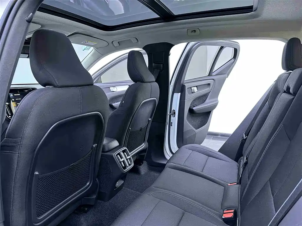 Volvo Volvo XC40 2022 T4 AWD Momentum 2022 - thumbnail 10