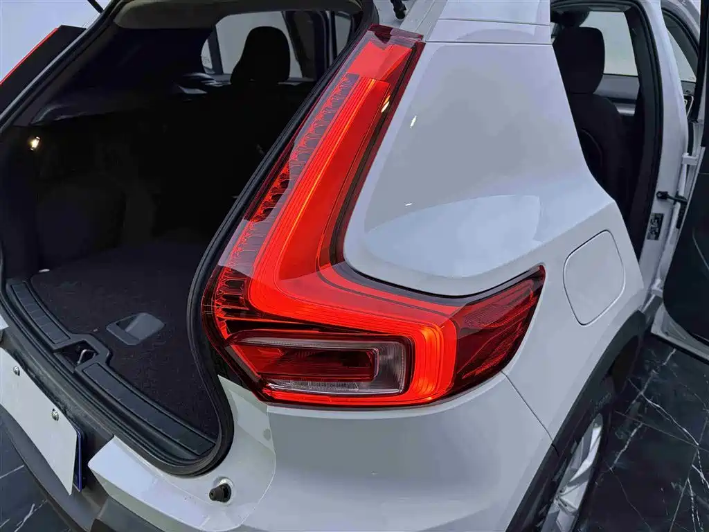 Volvo Volvo XC40 2022 T4 AWD Momentum 2022 - thumbnail 21