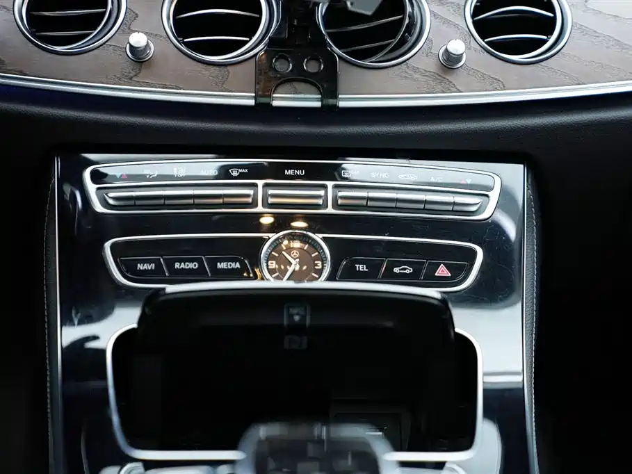 Mercedes-Benz Mercedes-Benz E-Class 2016 E 200 L 2017 - thumbnail 13