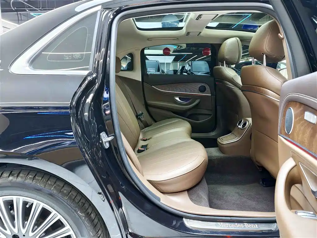 Mercedes-Benz Mercedes-Benz E-Class 2023 Facelift E 300 L Fashion Edition 2023 - thumbnail 10