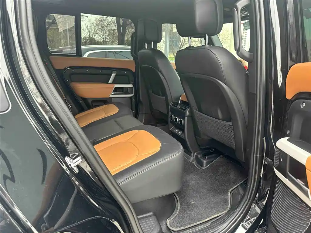 Land Rover Land Rover Defender 2023 Model Year Facelift 110 3.0T P400 X-DYNAMIC HSE 2023 - thumbnail 4
