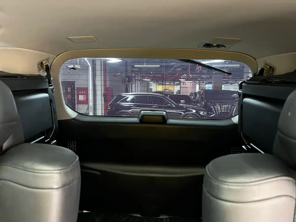 Toyota Toyota Alphard 2019 Dual Engine 2.5L HV Luxury Edition 2019 - thumbnail 10