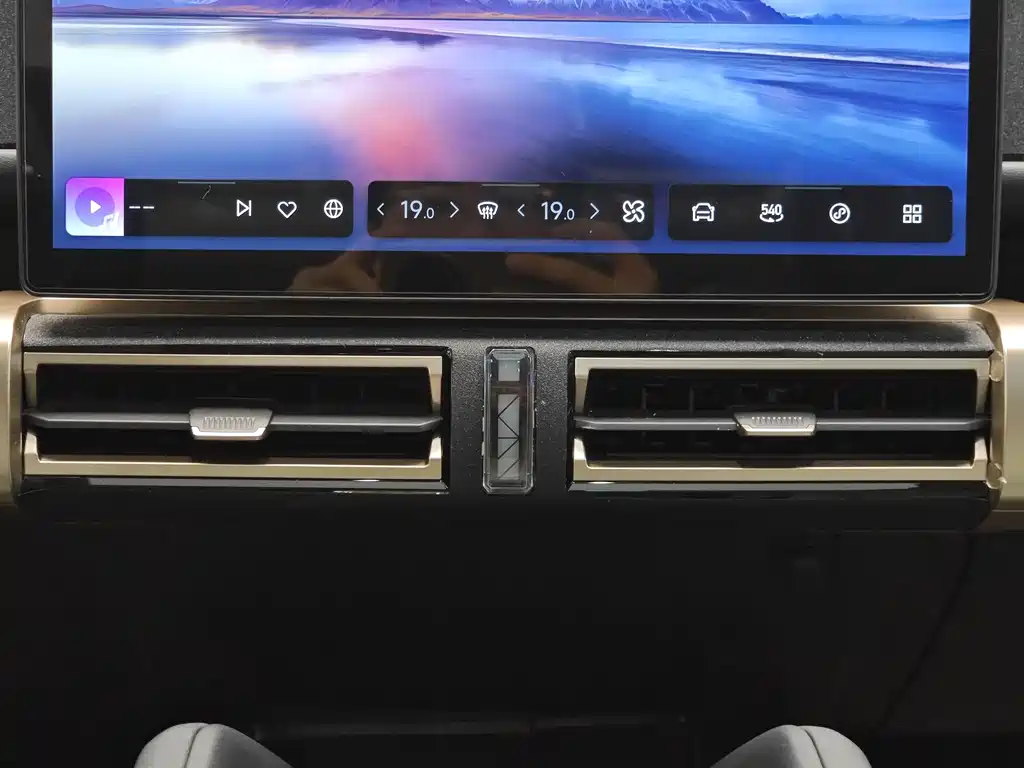iCAR iCAR 03 2024 4WD Long Range Version 472km 2024 - thumbnail 17