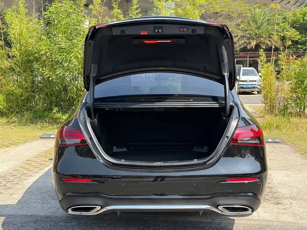 Mercedes-Benz Mercedes-Benz E-Class 2022 Model Year Facelift E 300 L Sport Style 2022 - thumbnail 13