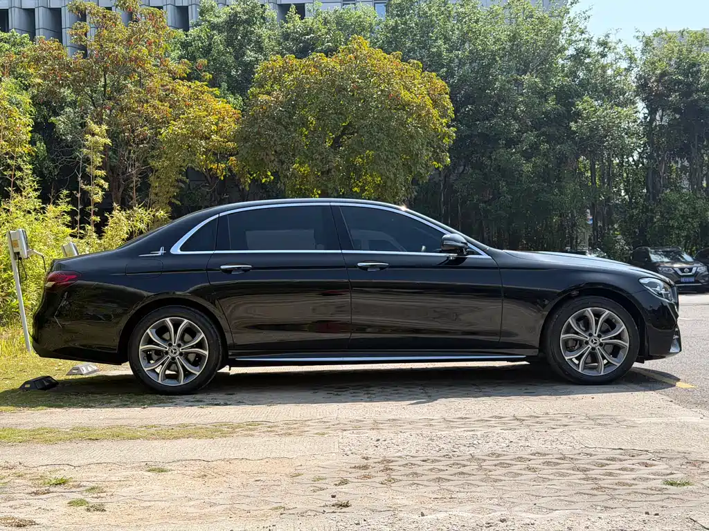 Mercedes-Benz Mercedes-Benz E-Class 2022 Model Year Facelift E 300 L Sport Style 2022 - thumbnail 14