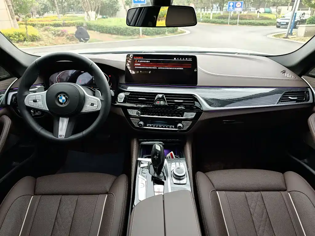 BMW BMW 5 Series 2022 530Li Luxury M Sport Package 2022 - thumbnail 10