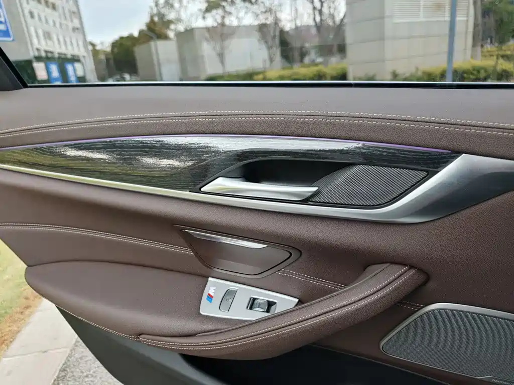 BMW BMW 5 Series 2022 530Li Luxury M Sport Package 2022 - thumbnail 15