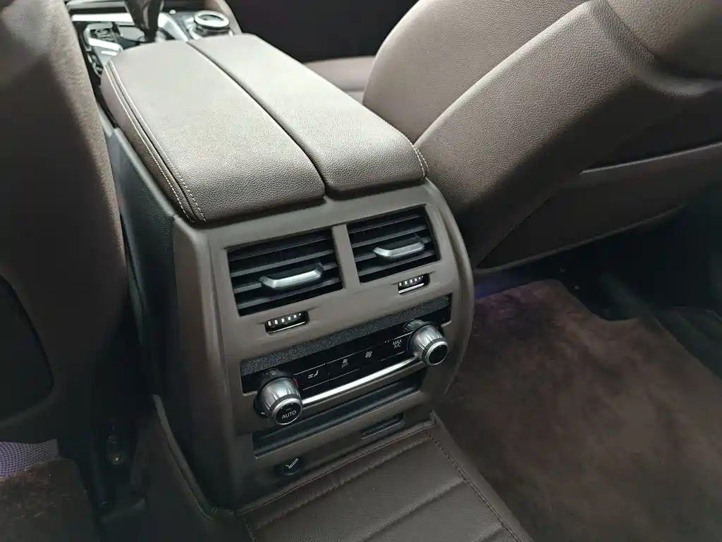 BMW BMW 5 Series 2022 530Li Luxury M Sport Package 2022 - thumbnail 17