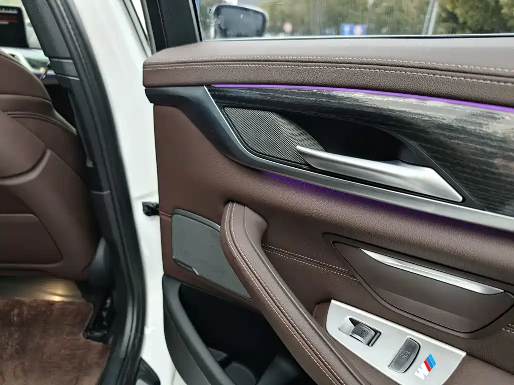 BMW BMW 5 Series 2022 530Li Luxury M Sport Package 2022 - thumbnail 18