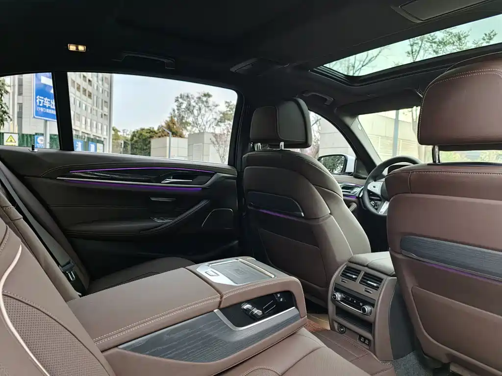 BMW BMW 5 Series 2022 530Li Luxury M Sport Package 2022 - thumbnail 19