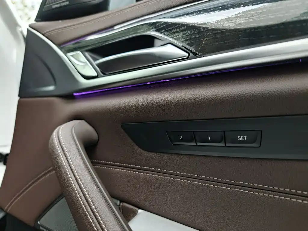BMW BMW 5 Series 2022 530Li Luxury M Sport Package 2022 - thumbnail 25
