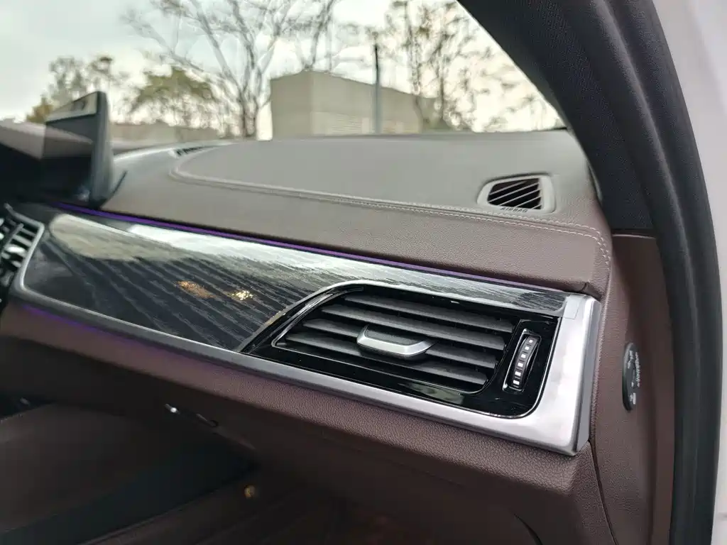BMW BMW 5 Series 2022 530Li Luxury M Sport Package 2022 - thumbnail 27