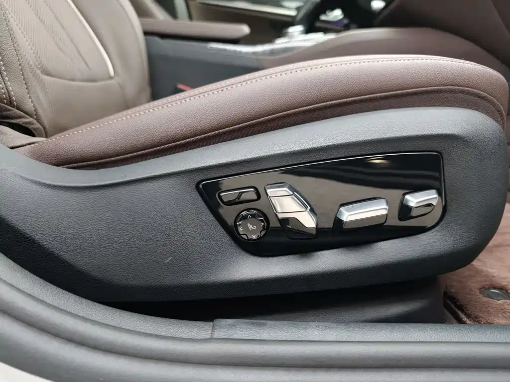 BMW BMW 5 Series 2022 530Li Luxury M Sport Package 2022 - thumbnail 28