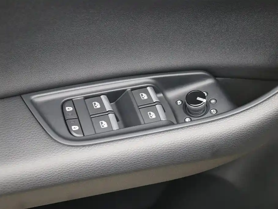 Audi Audi Q8 2021 45 TFSI Luxury Elegant Model 2022 - thumbnail 11