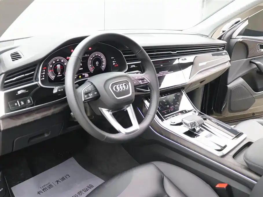 Audi Audi Q8 2021 45 TFSI Luxury Elegant Model 2022 - thumbnail 13