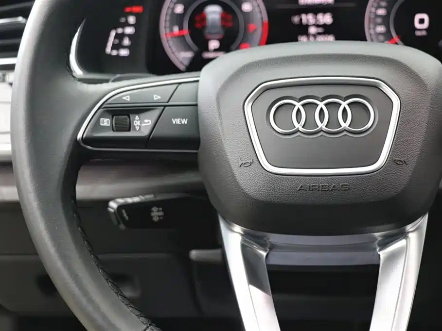 Audi Audi Q8 2021 45 TFSI Luxury Elegant Model 2022 - thumbnail 16