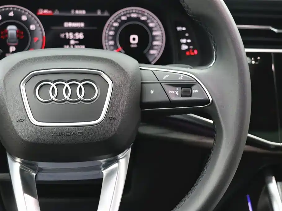 Audi Audi Q8 2021 45 TFSI Luxury Elegant Model 2022 - thumbnail 17