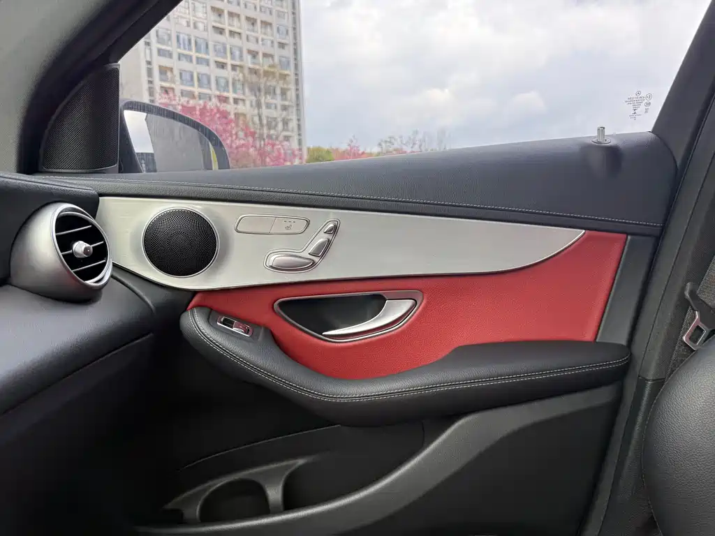 Mercedes-Benz Mercedes-Benz GLC 2021 GLC 260 L 4MATIC Dynamic Model 2021 - thumbnail 27