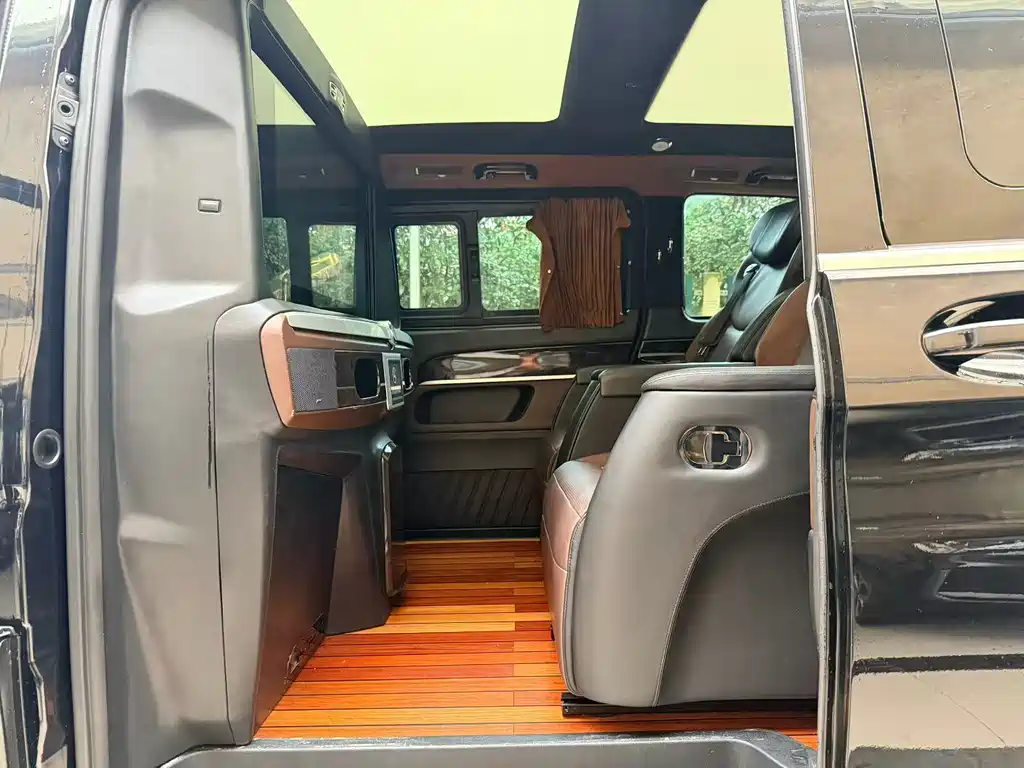 Mercedes-Benz Mercedes-Benz V-Class 2018 V 260 L Exclusive Long Wheelbase Edition Euro V 2019 - thumbnail 17