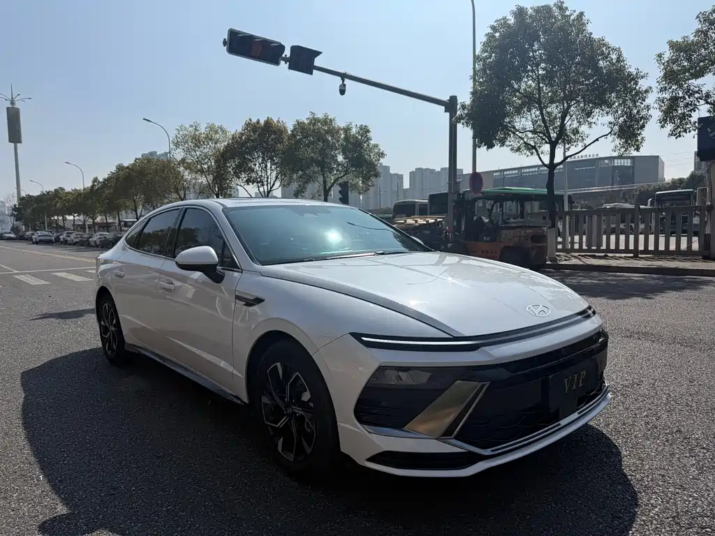 Hyundai Hyundai Sonata 2024 1.5T Pro 2025 - thumbnail 3
