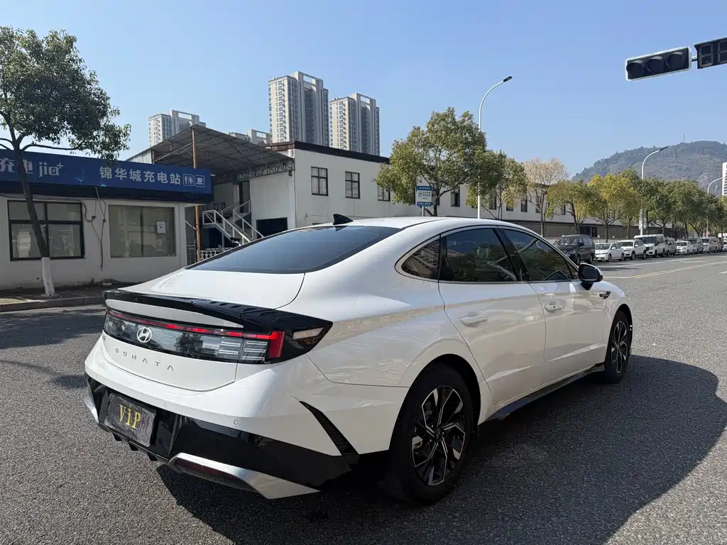 Hyundai Hyundai Sonata 2024 1.5T Pro 2025 - thumbnail 4