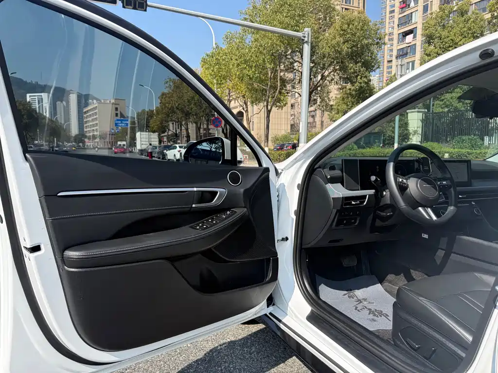 Hyundai Hyundai Sonata 2024 1.5T Pro 2025 - thumbnail 22