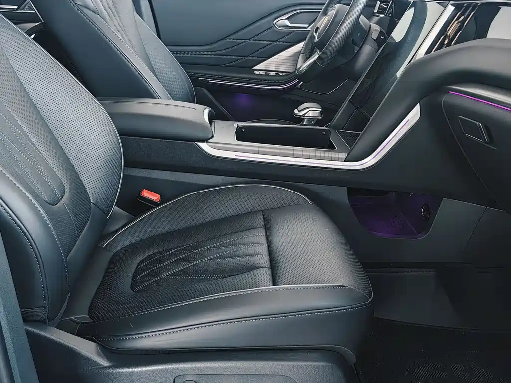 Hongqi Hongqi HS7 2024 2.0T Automatic AWD Flag Enjoyment Edition Six Seats 2024 - thumbnail 5