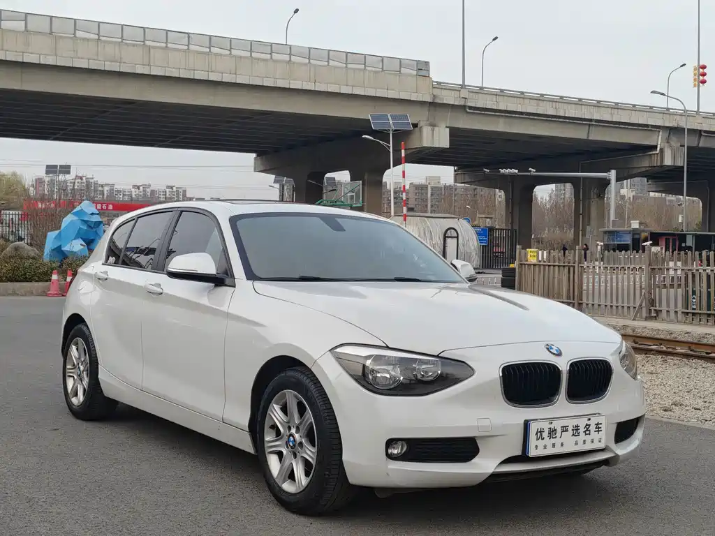 BMW BMW 1 Series Import 2013 Model Facelift 116i Leading Edition 2014 - thumbnail 3