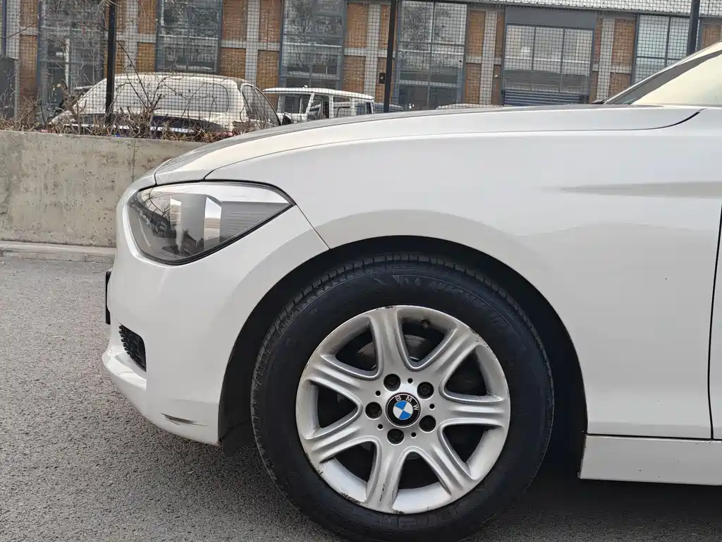 BMW BMW 1 Series Import 2013 Model Facelift 116i Leading Edition 2014 - thumbnail 5