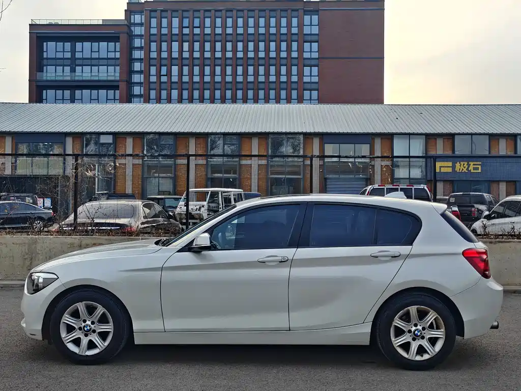 BMW BMW 1 Series Import 2013 Model Facelift 116i Leading Edition 2014 - thumbnail 6