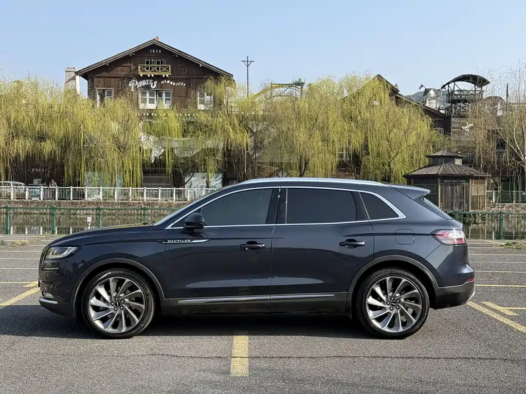 Lincoln Nautilus 2021 2.7T AWD Reserve Edition 2021 - thumbnail 4