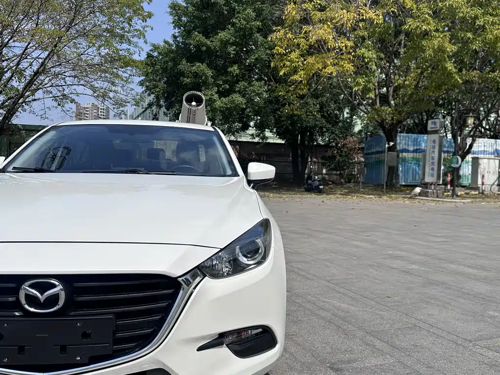 Mazda Mazda 3 Axela 2017 Sedan 1.5L Manual Comfort Model VI 2019 - thumbnail 4