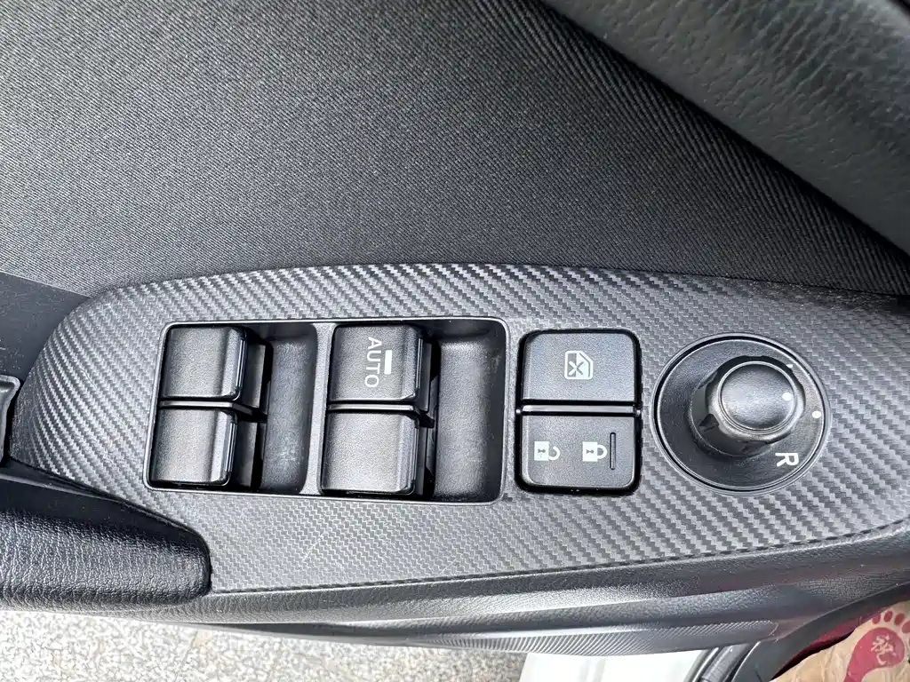 Mazda Mazda 3 Axela 2017 Sedan 1.5L Manual Comfort Model VI 2019 - thumbnail 18