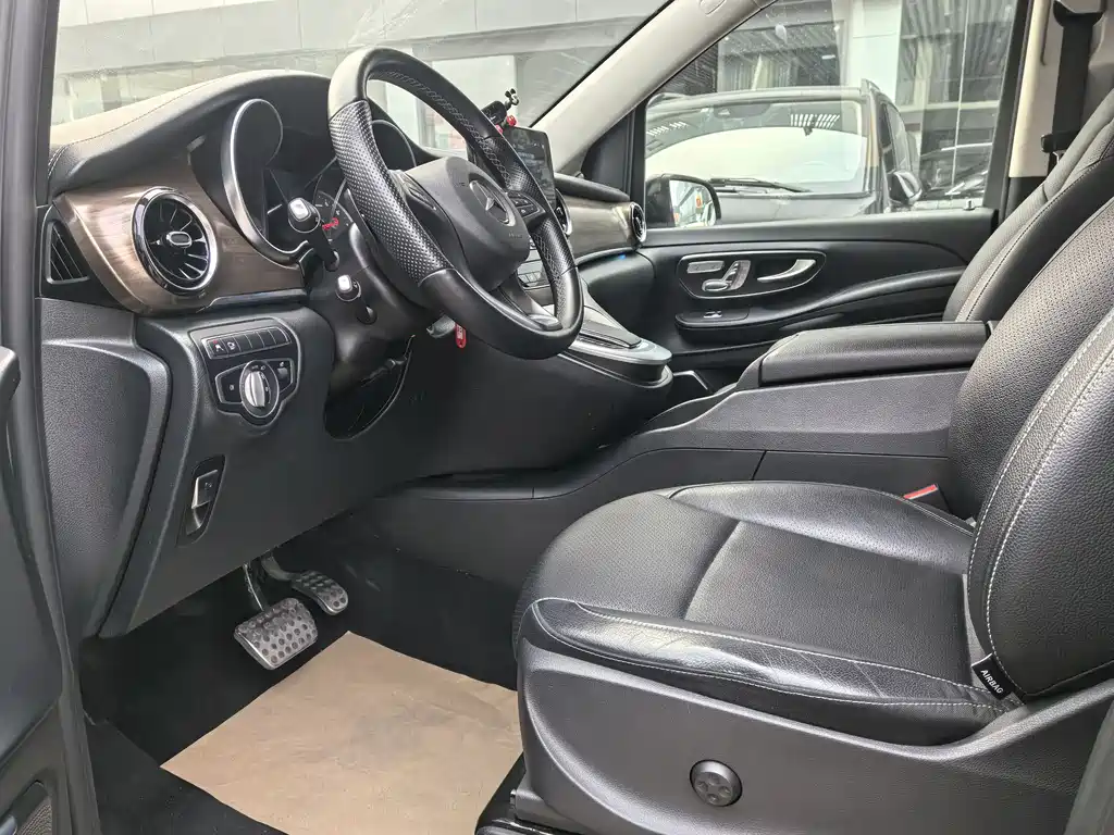 Mercedes-Benz Mercedes-Benz V-Class 2021 V 260 L Long Wheelbase Premium Edition 2022 - thumbnail 6
