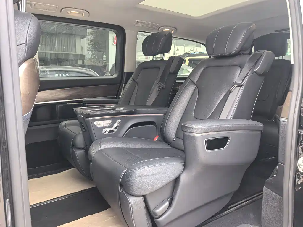 Mercedes-Benz Mercedes-Benz V-Class 2021 V 260 L Long Wheelbase Premium Edition 2022 - thumbnail 7