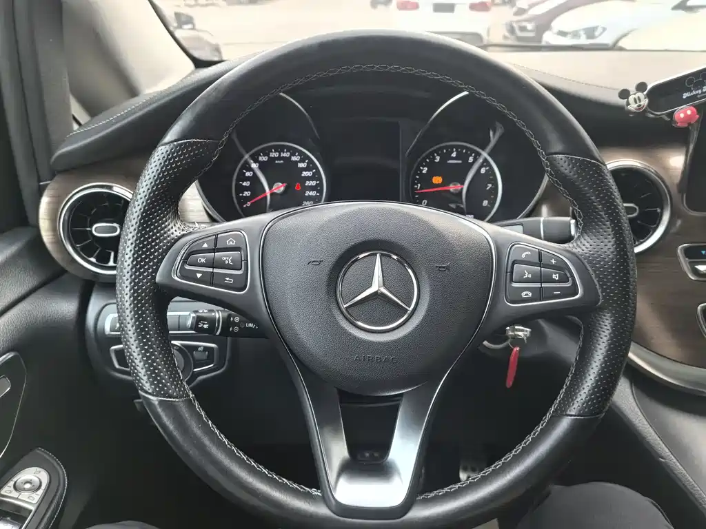 Mercedes-Benz Mercedes-Benz V-Class 2021 V 260 L Long Wheelbase Premium Edition 2022 - thumbnail 11