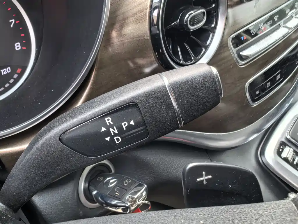 Mercedes-Benz Mercedes-Benz V-Class 2021 V 260 L Long Wheelbase Premium Edition 2022 - thumbnail 15