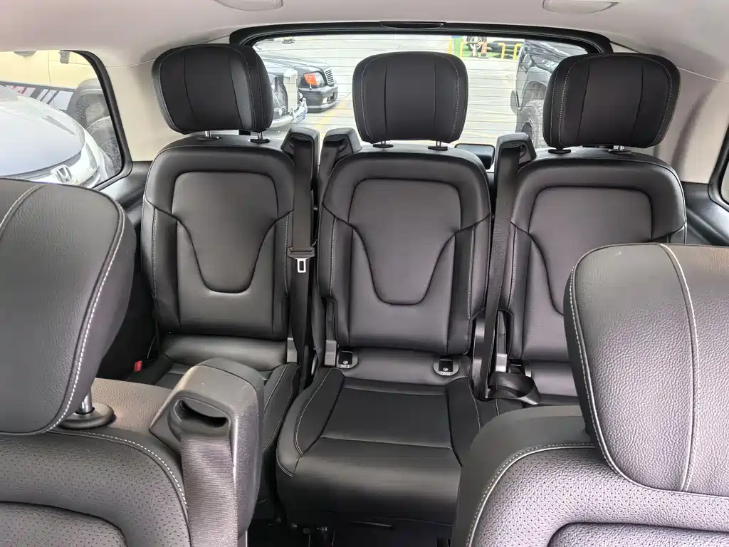 Mercedes-Benz Mercedes-Benz V-Class 2021 V 260 L Long Wheelbase Premium Edition 2022 - thumbnail 22