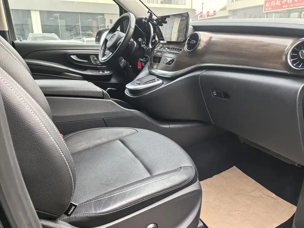 Mercedes-Benz Mercedes-Benz V-Class 2021 V 260 L Long Wheelbase Premium Edition 2022 - thumbnail 23
