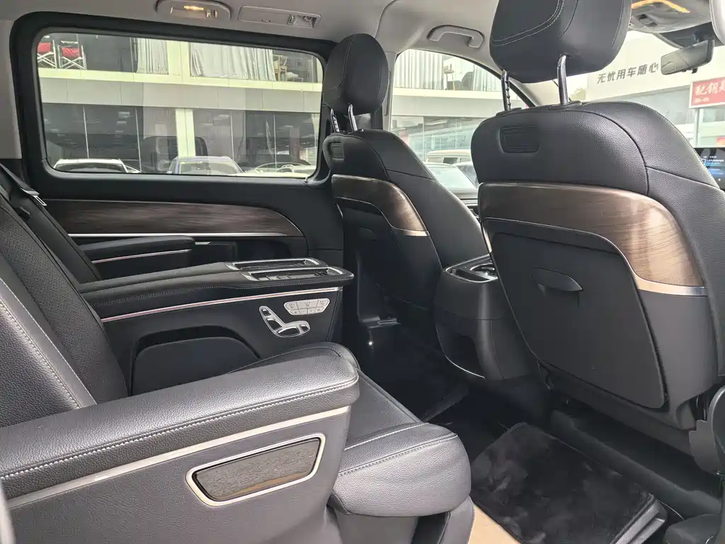 Mercedes-Benz Mercedes-Benz V-Class 2021 V 260 L Long Wheelbase Premium Edition 2022 - thumbnail 24